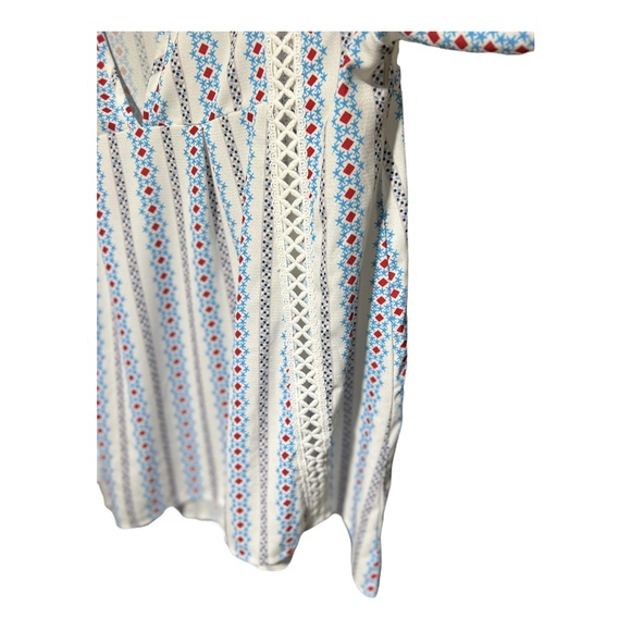 Long Sleeve V-Neck Floral Print Blouse - Picture 7 of 9